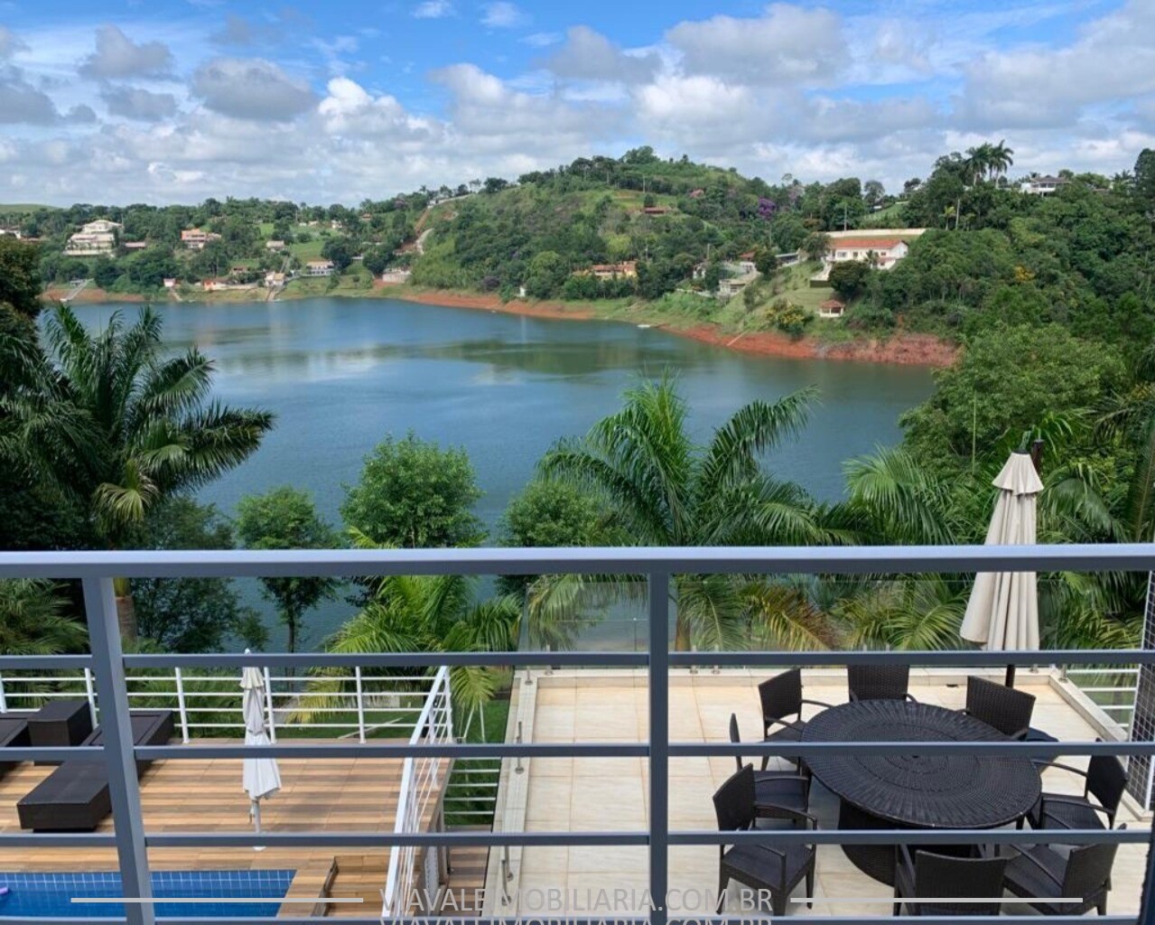 Casa/Chácara 550m² Pé na Água